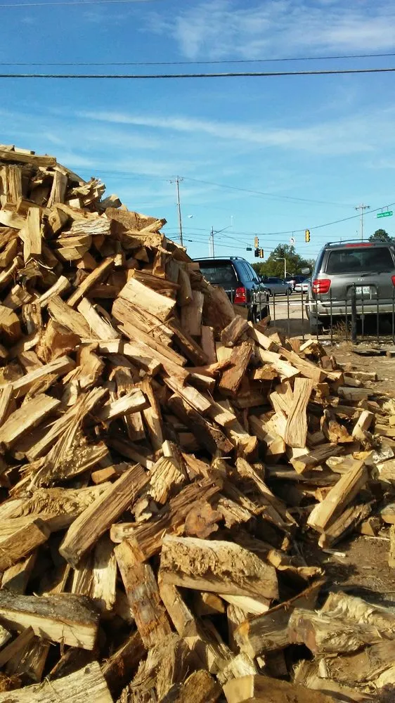 Custom lawn mowing service for year-round maintenance across Memphis, TN - Nature's Earth Products