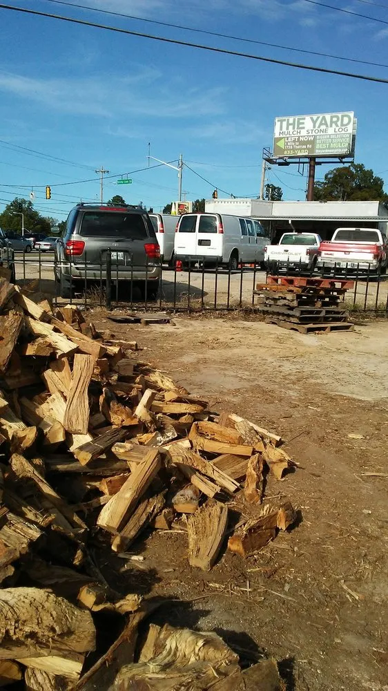 Expert garden landscaping for year-round maintenance in Memphis, TN by Nature's Earth Products