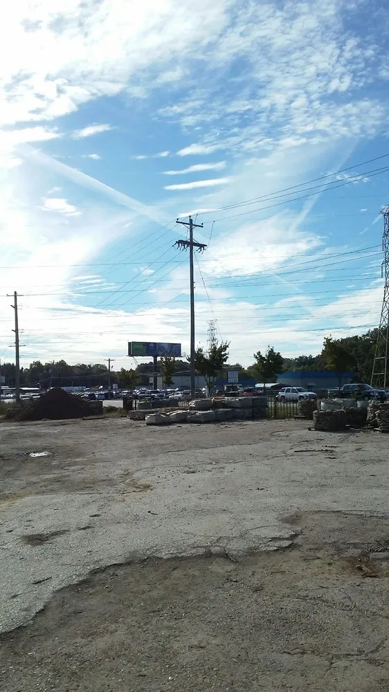 Local lawn care service near you across Memphis, TN - Nature's Earth Products