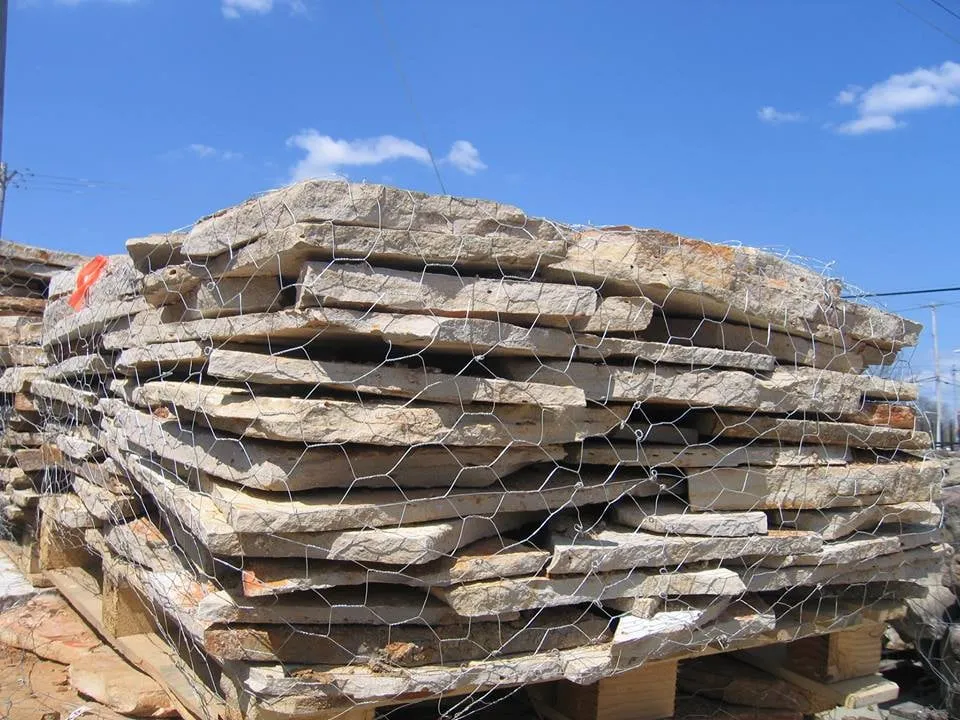 Custom yard maintenance in Memphis, TN - Nature's Earth Products