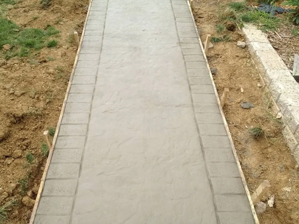 Local residential landscaping experts serving East Peoria, IL - Natures Edge Hardscapes