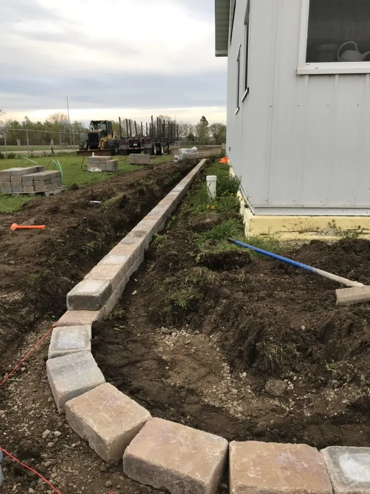 Top-rated garden landscaping in East Peoria, IL by Natures Edge Hardscapes