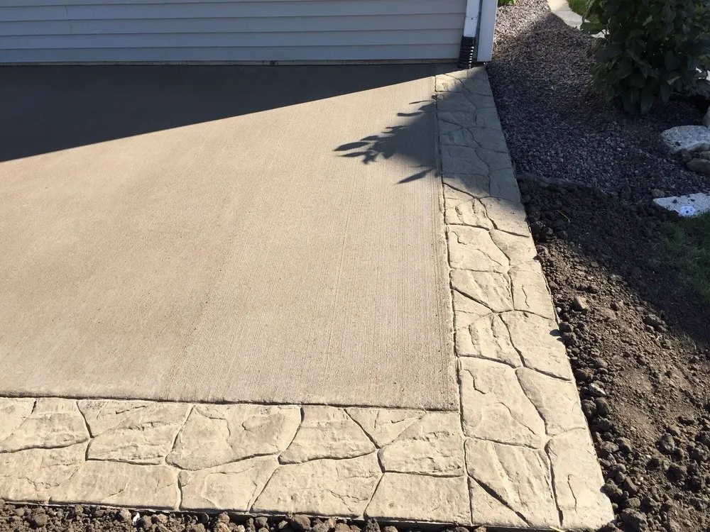 Affordable garden landscaping for homes across East Peoria, IL - Natures Edge Hardscapes