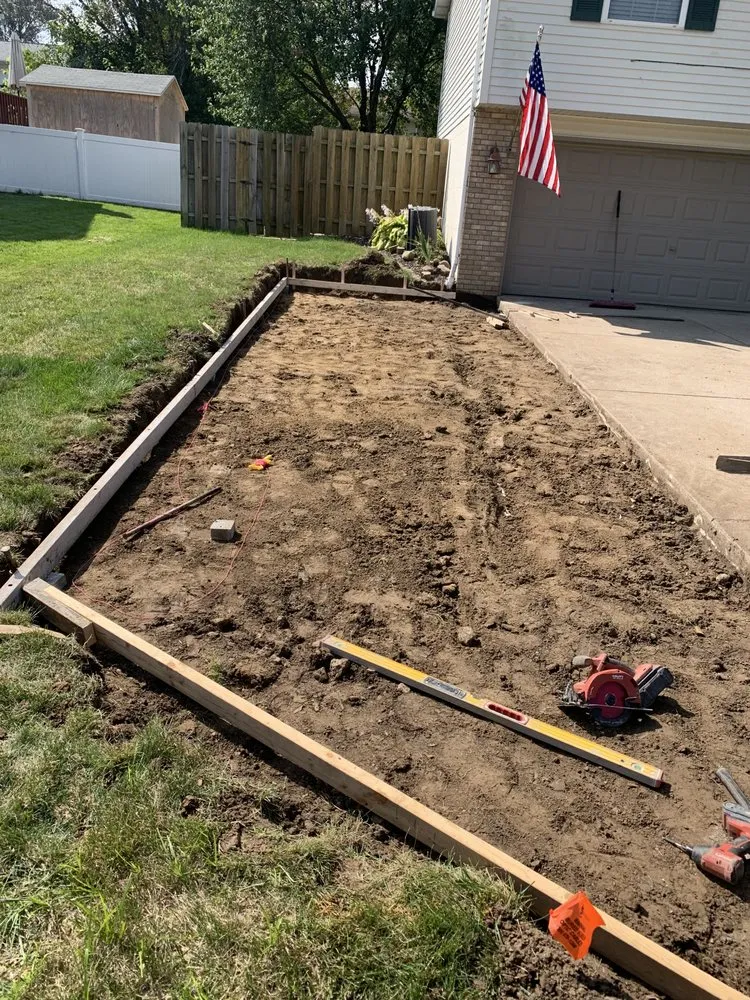 Custom landscaping services for homes across East Peoria, IL - Natures Edge Hardscapes