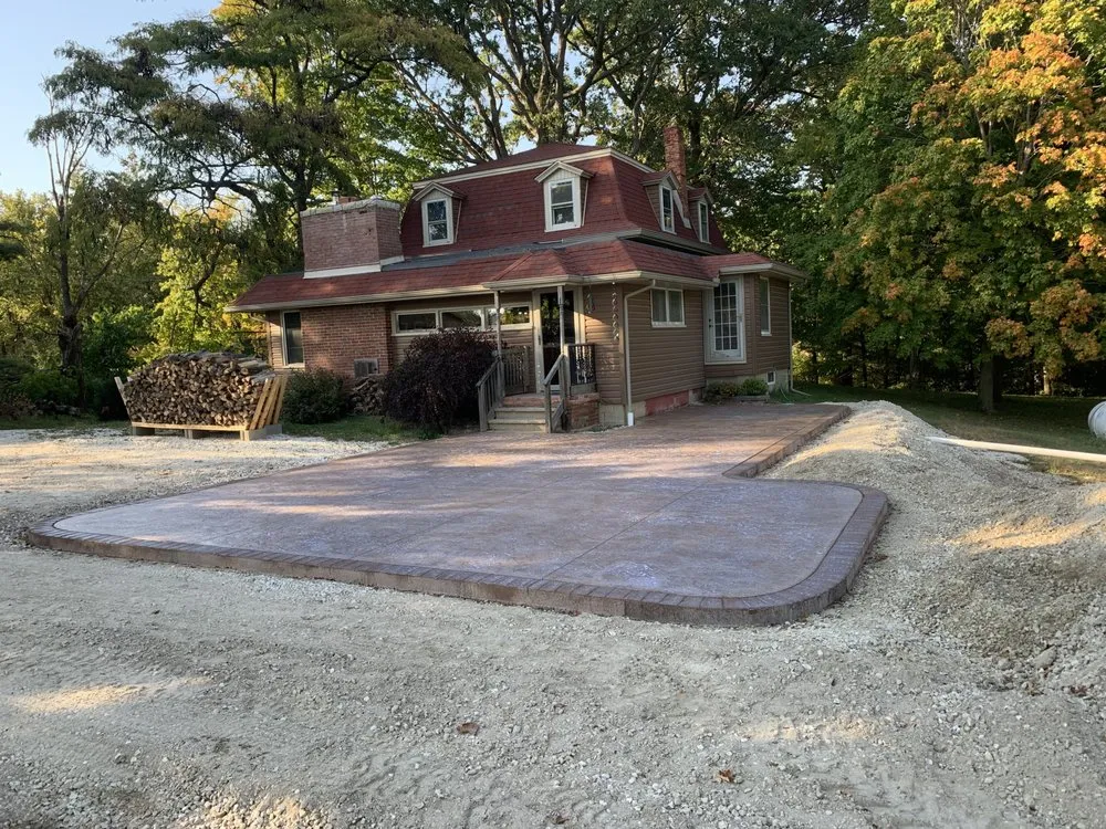 Trusted yard cleanup service in East Peoria, IL by Natures Edge Hardscapes