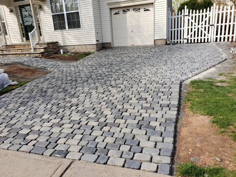 Top-rated yard maintenance experts serving Bridgewater, NJ - Nature's Edge Landscaping