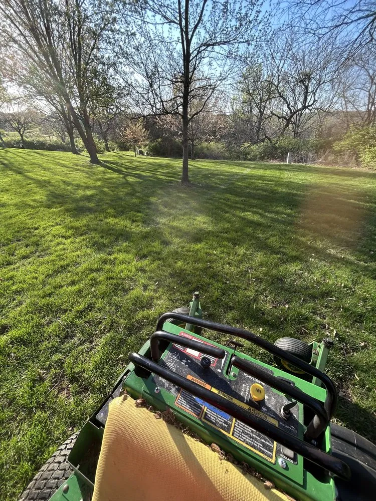 Top-rated lawn mowing service in Shawnee, KS - Natures Edge Lawn Care