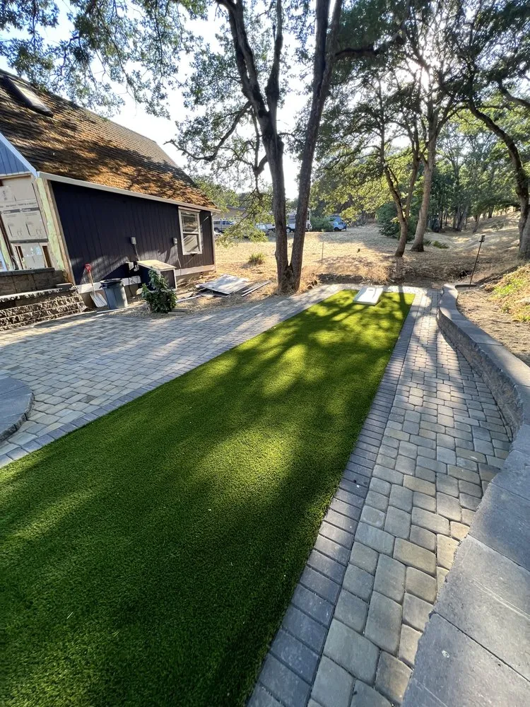 Custom landscape installation in Medford, OR by Nature's Landscape