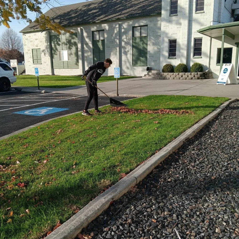 Custom yard cleanup service in Kennewick, WA - Natures Legacy