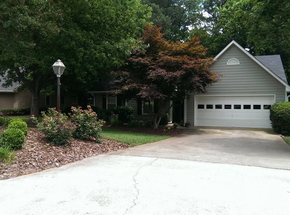 Reliable garden landscaping for beautiful yards in Snellville, GA by Nature's Own Landscape Solutions