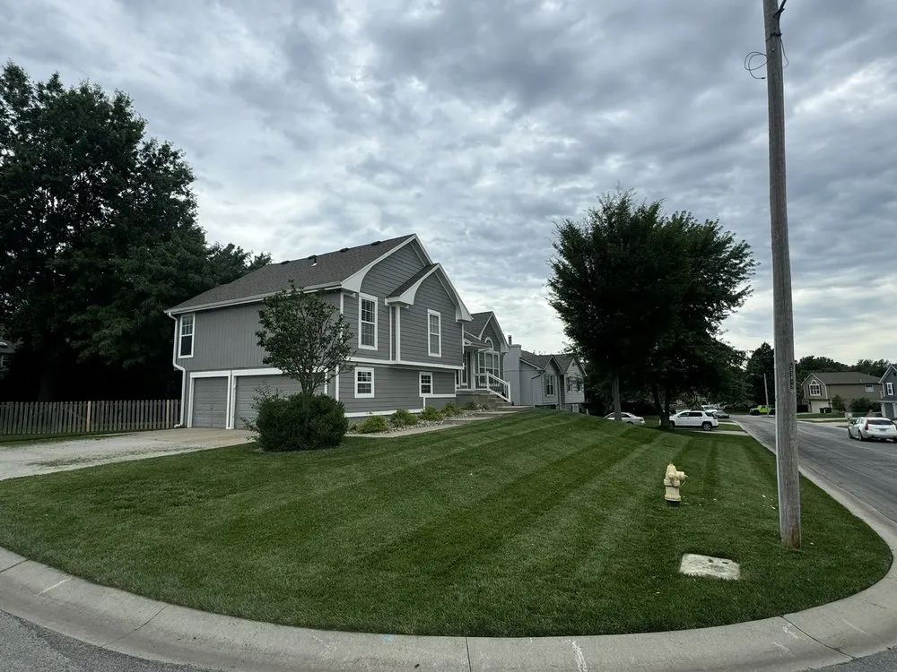 Reliable yard cleanup service experts serving Lee's Summit, MO - Nature’s Touch Lawn & Landscape