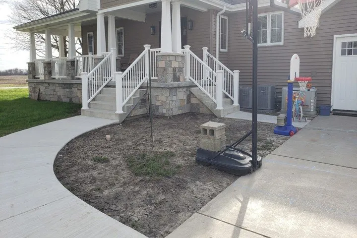 Expert garden landscaping experts serving Peotone, IL - Nature's Turf