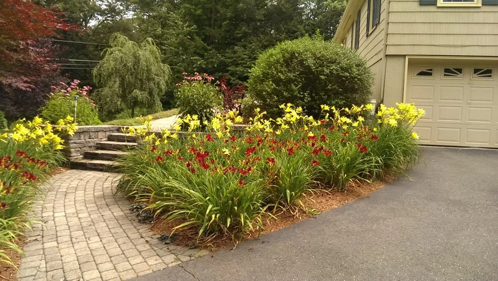 Professional garden landscaping in Andover, CT by Naturescape