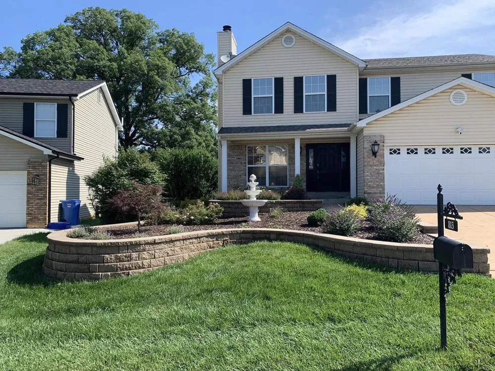 Top-rated yard cleanup service in Pacific, MO by Naturescape Designs