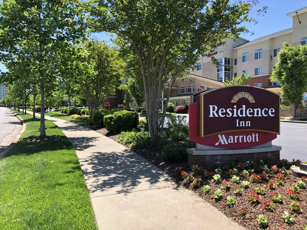 Expert garden landscaping experts serving Murfreesboro, TN - NaturEscape