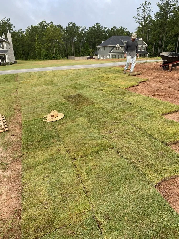 Expert garden landscaping in Columbus, GA by Naturescapes Lawn Care