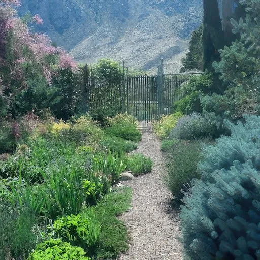 Trusted garden landscaping experts serving Sherwood, OR - Natureworks Landscaping & Design of SW Portland