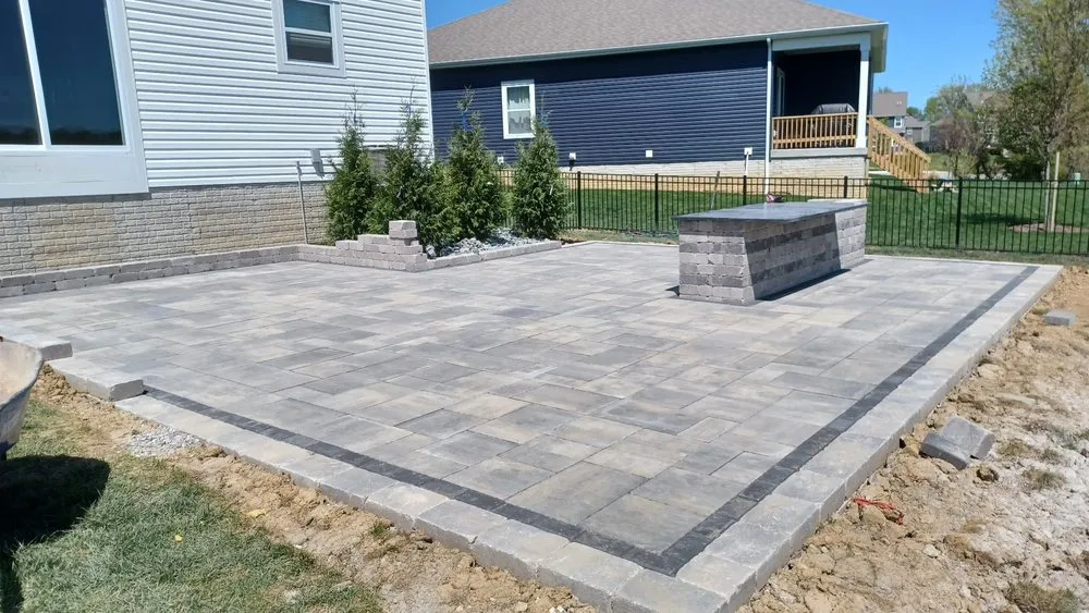Top-rated yard maintenance near you in Columbus, OH by Nava Hardscapes