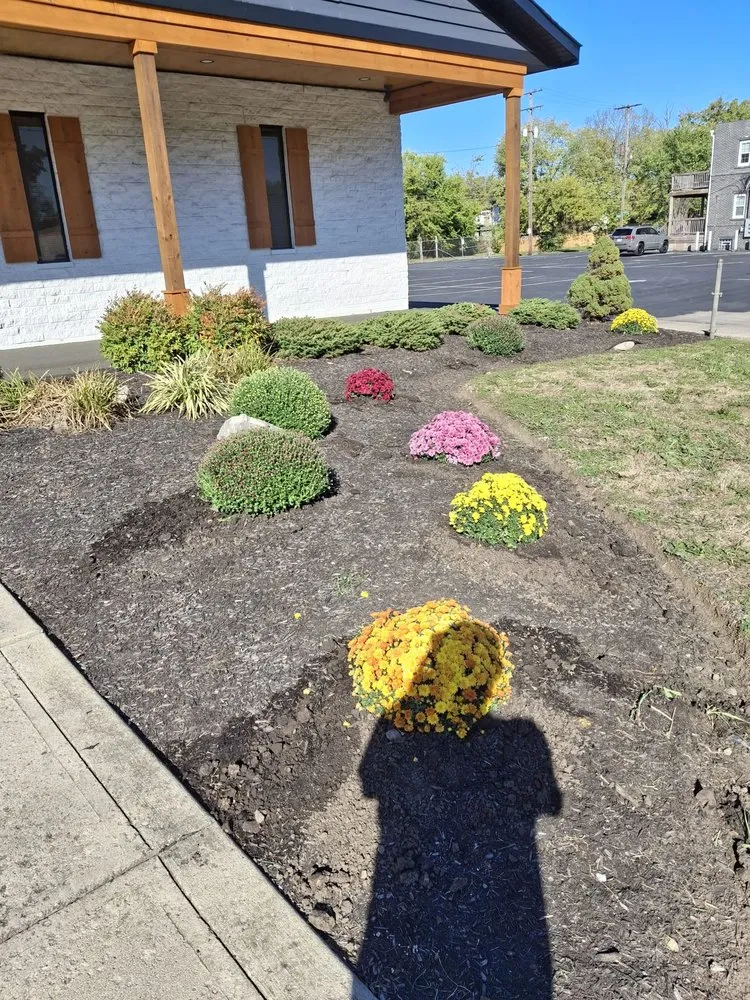 Local garden landscaping in Columbus, OH by Nava Hardscapes