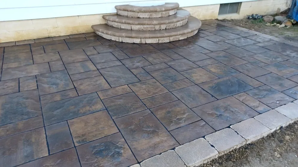 Top-rated lawn mowing service near you in Columbus, OH by Nava Hardscapes