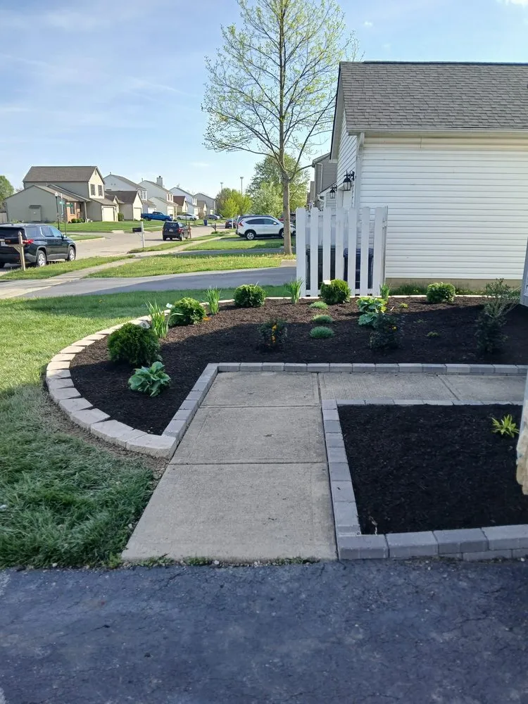 Trusted lawn mowing service experts serving Columbus, OH - Nava Landscaping & Tree Service