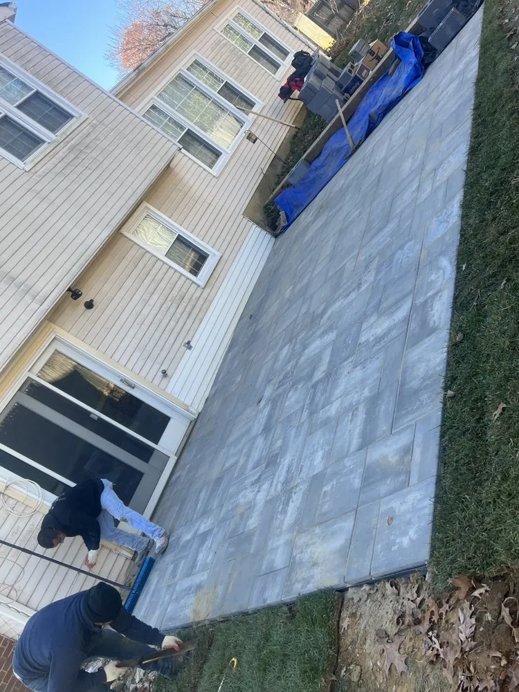 Affordable landscaping services in Manassas, VA by Navarrete Lawnscaping