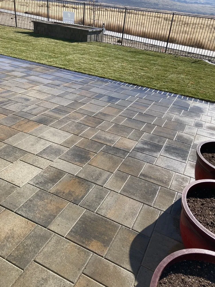 Custom lawn mowing service for homes across Reno, NV - Navarro Landscaping