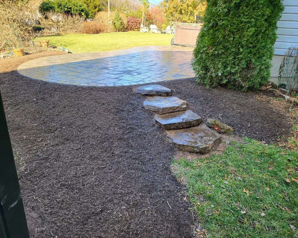 Affordable yard cleanup service in Shady Side, MD by Navarro Professional Landscaping