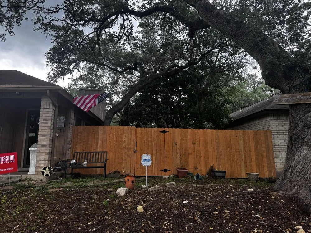 Custom lawn mowing service experts serving San Antonio, TX - Navarro's H & L Care