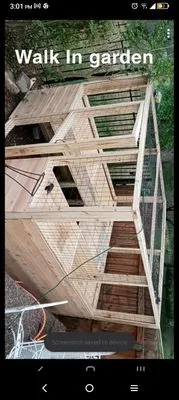 Navarro's H & L Care Logo