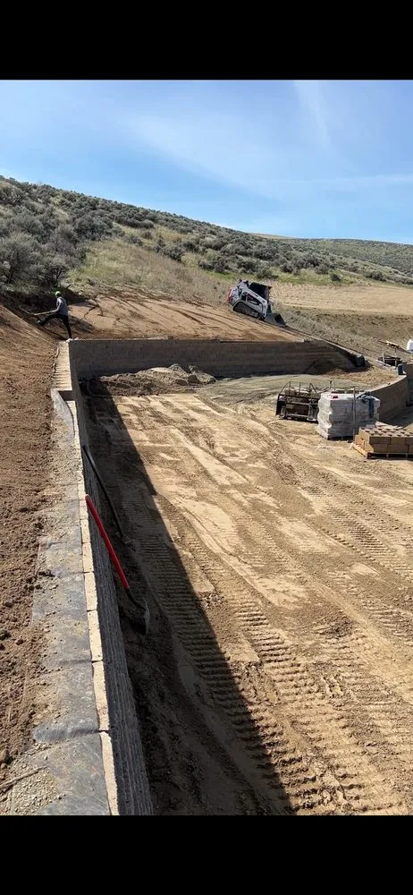 Custom landscape installation in Kennewick, WA by Navas Landscaping