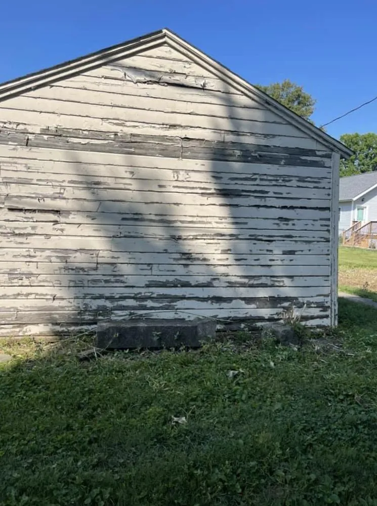 Professional residential landscaping in West Des Moines, IA - Nava's Lawn Care & Junk Hauling