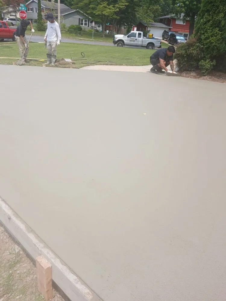 Professional yard maintenance for residential properties across Brooklyn Park, MD - Navas Services