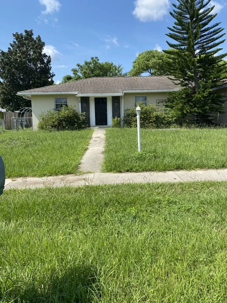 Reliable lawn mowing service experts serving Sanford, FL - Nazareth landscaping