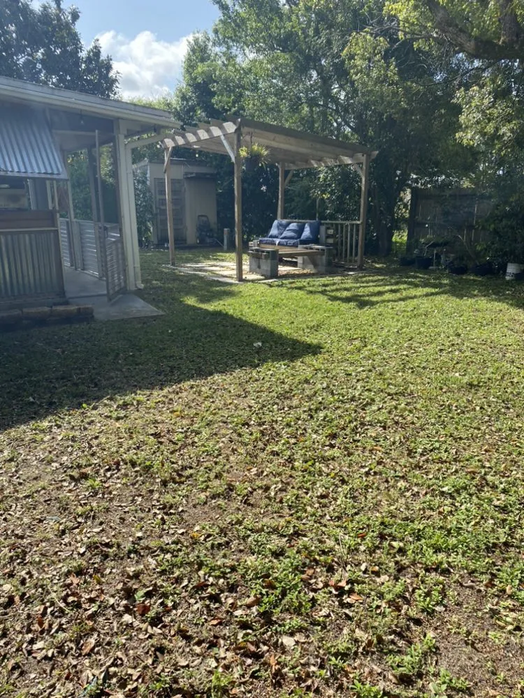 Reliable residential landscaping for residential properties in Sanford, FL by Nazareth landscaping