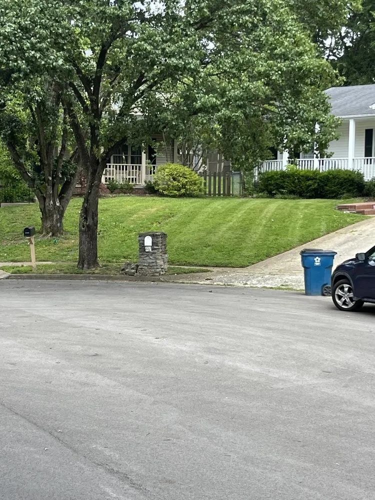 Local lawn care service in Lexington, KY by Neals Lawncare