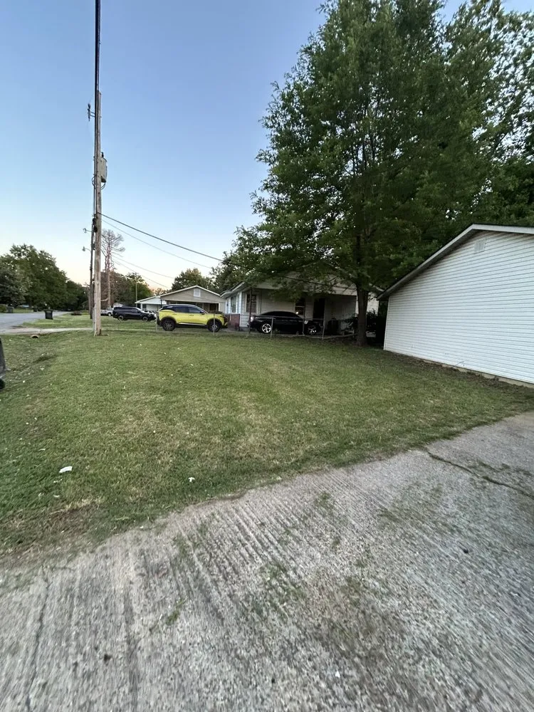 Trusted lawn care service near you in West Helena, AR by Nearns Lawn Services