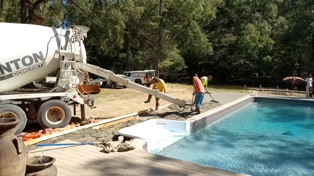 Professional outdoor landscaping in Pearl, MS by Neat