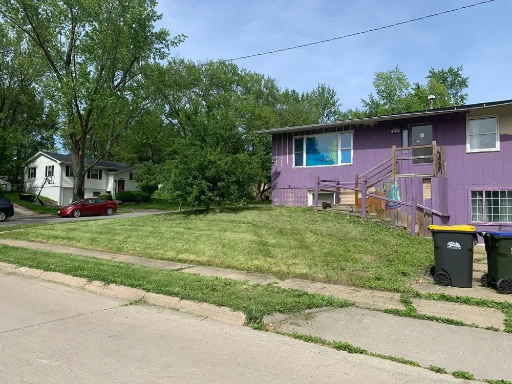 Reliable yard cleanup service in Marengo, IA - NeatNess Outdoor Services