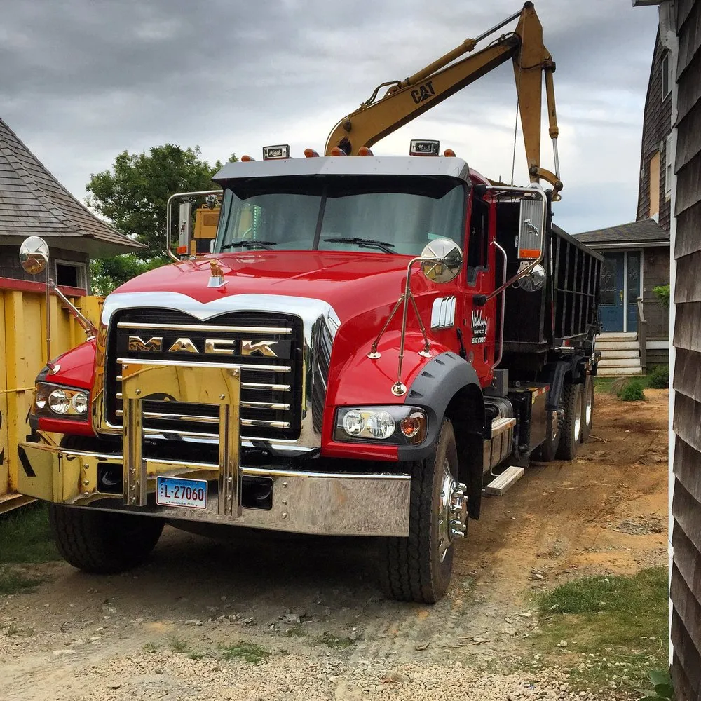 Affordable yard cleanup service experts serving Niantic, CT - Nebelung Construction - Dumpsters and Property Services