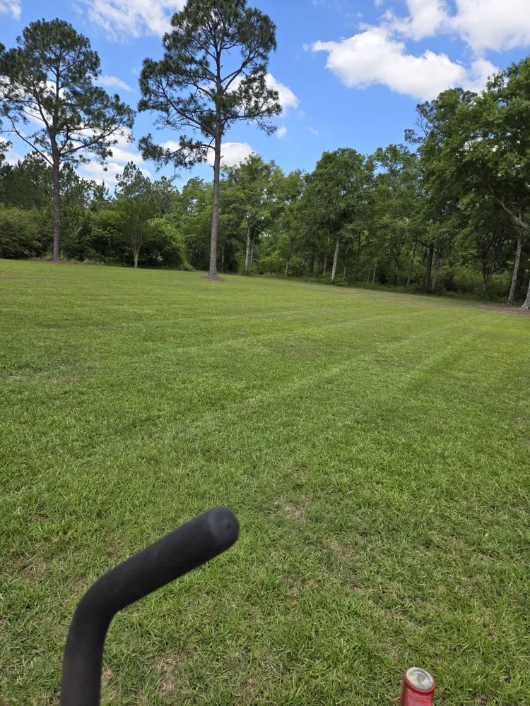 Custom residential landscaping in Pensacola, FL by Neek's Logistics