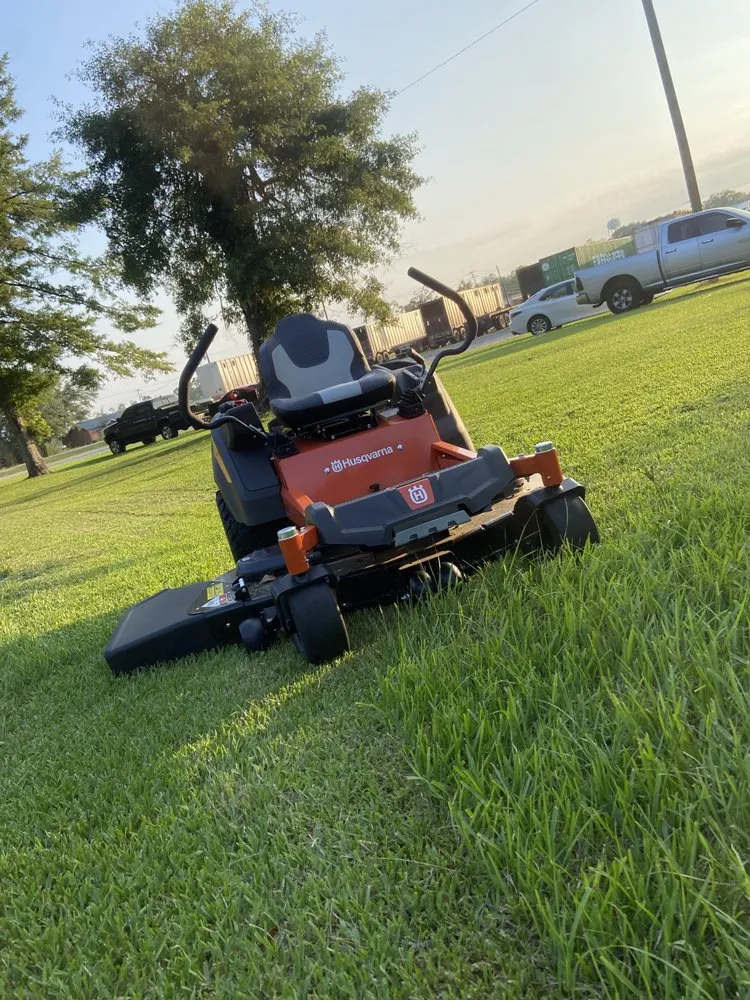 Custom yard maintenance for beautiful yards across Mobile, AL - Neese Mowed Lawncare
