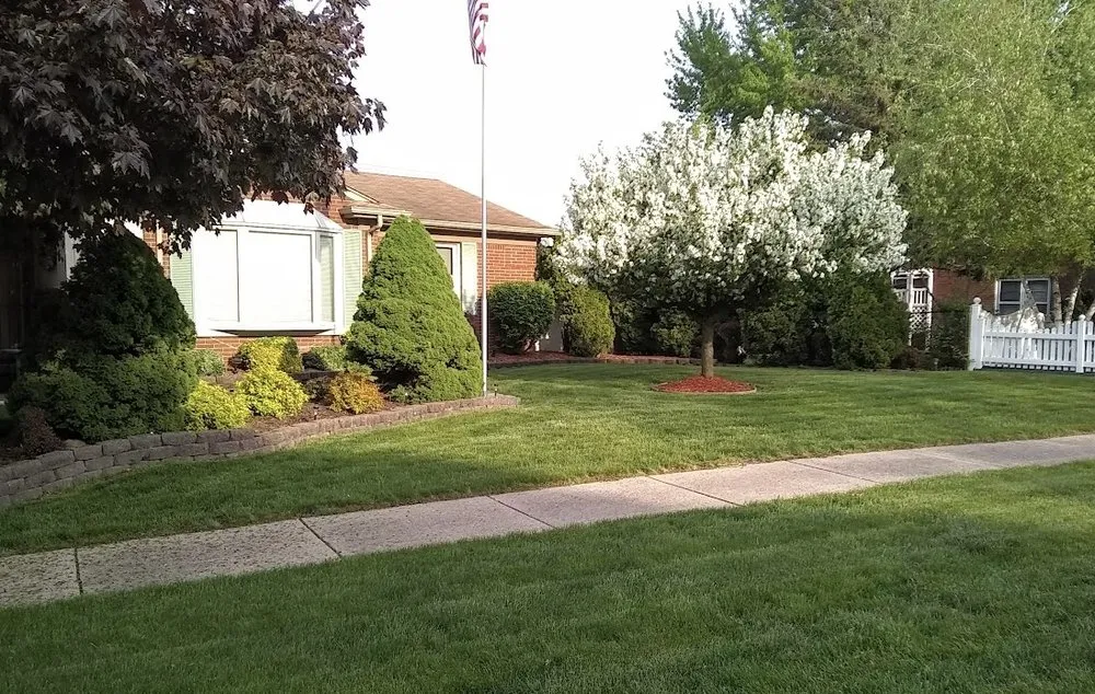 Professional lawn care service in Taylor, MI - Neff's Lawn Care Service