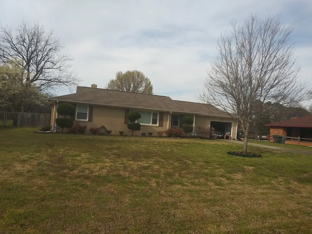 Expert yard maintenance in Memphis, TN by Neftali's Landscaping