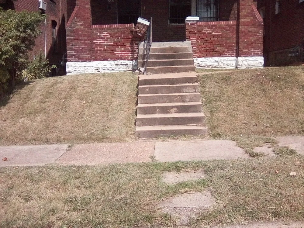 Reliable residential landscaping experts serving St. Louis, MO - Negotiable Services