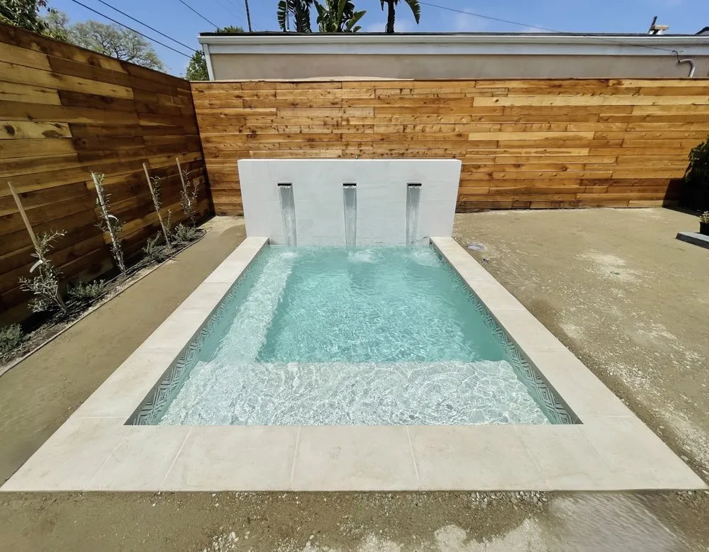 Top-rated yard cleanup service experts serving Westlake Village, CA - Neighbor Envy