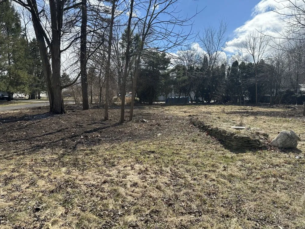 Expert landscape installation in Holland, OH by Neighbor Labor Lawncare Plus