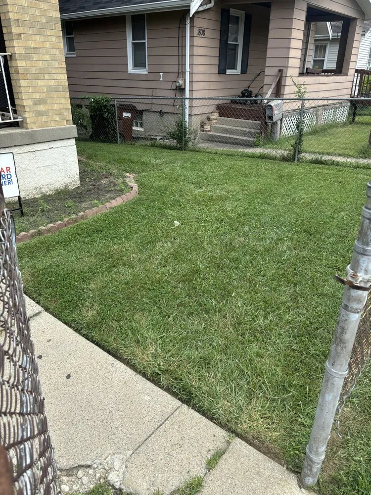 Reliable yard maintenance in Cincinnati, OH by Neighborhood 2 Neighborhood Lawncare