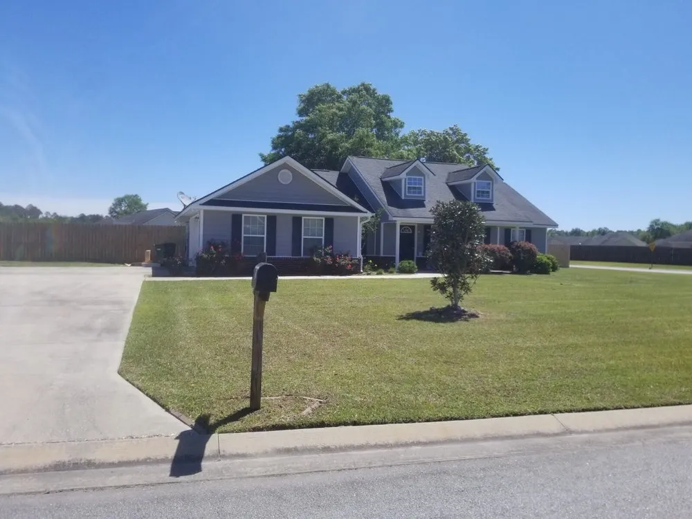 Custom residential landscaping in Hinesville, GA - Neighborhood Lawn Care & Maintenance