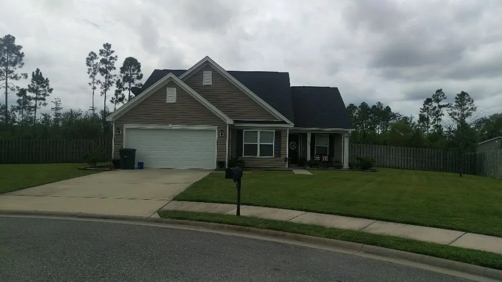 Top-rated yard cleanup service in Hinesville, GA by Neighborhood Lawn Care & Maintenance